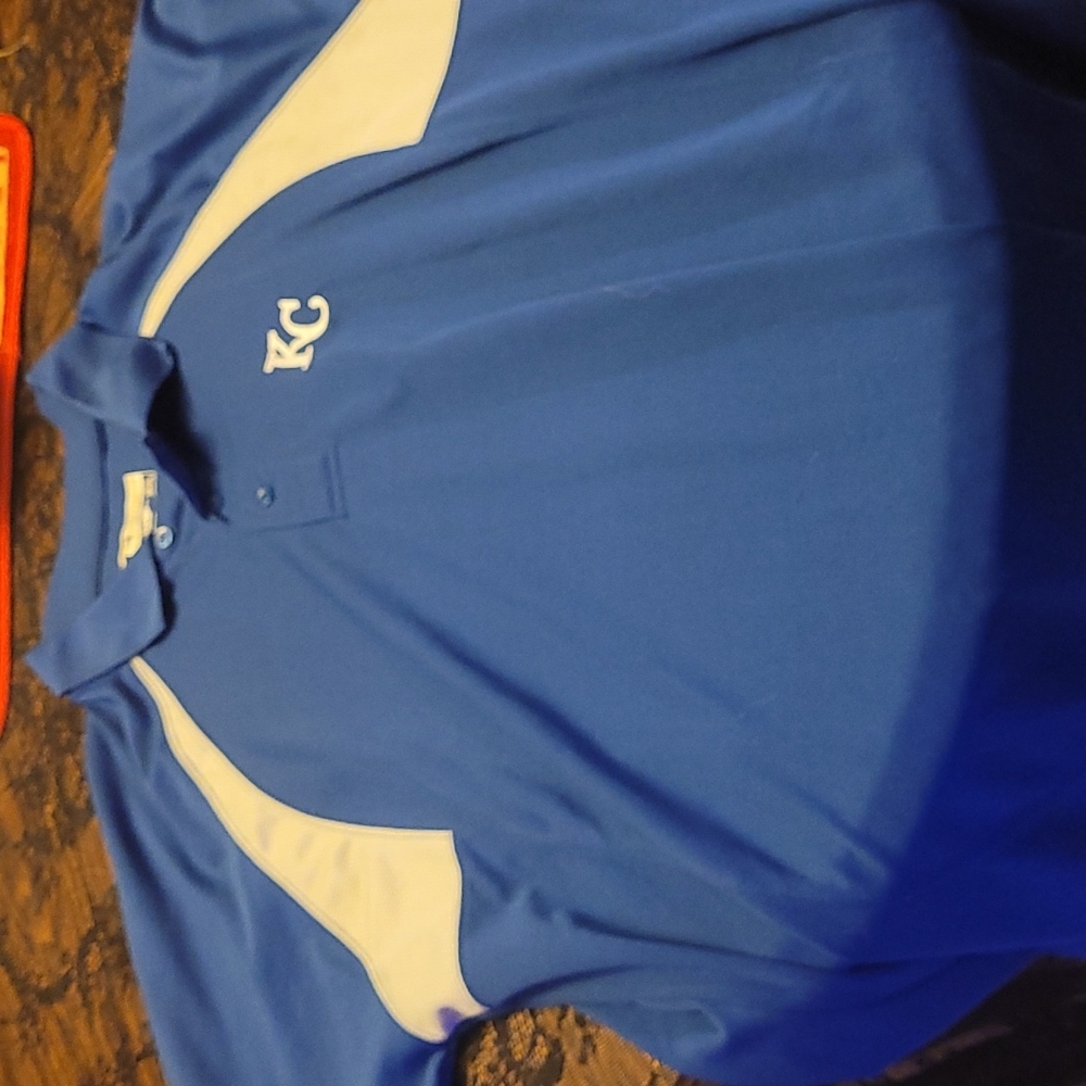 True fan genuine merchandise kc t shirt XL